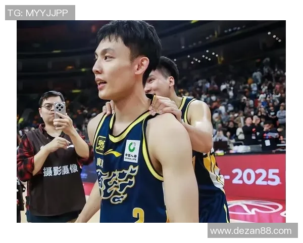 江苏男篮与福建男篮激战正酣谁能在这场对决中笑到最后